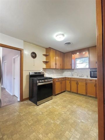 1004 Elm, Sweeny, TX 77480