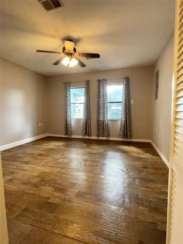 1004 Elm, Sweeny, TX 77480