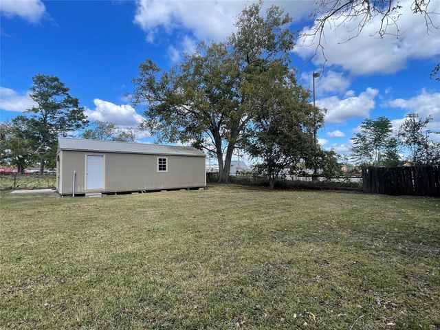 1004 Elm, Sweeny, TX 77480