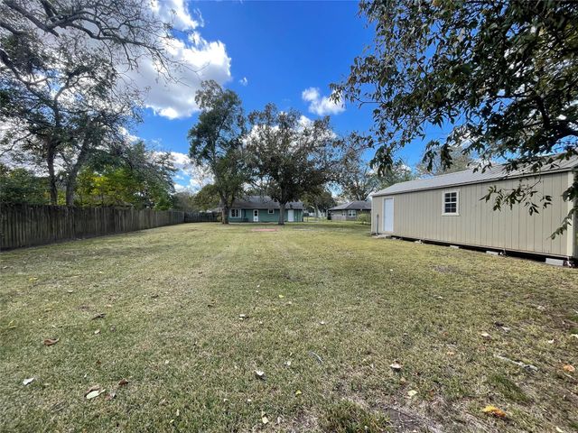 1004 Elm, Sweeny, TX 77480