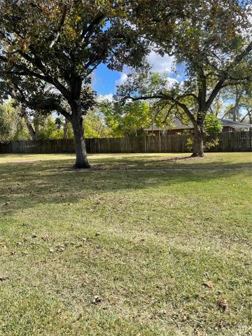 1004 Elm, Sweeny, TX 77480