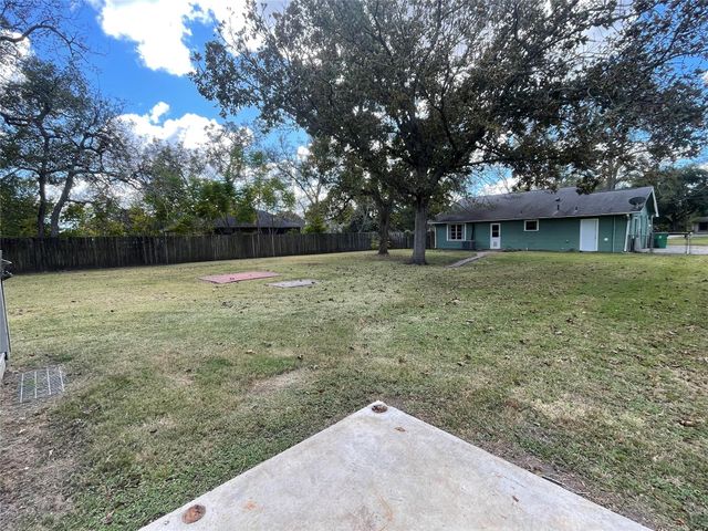 1004 Elm, Sweeny, TX 77480