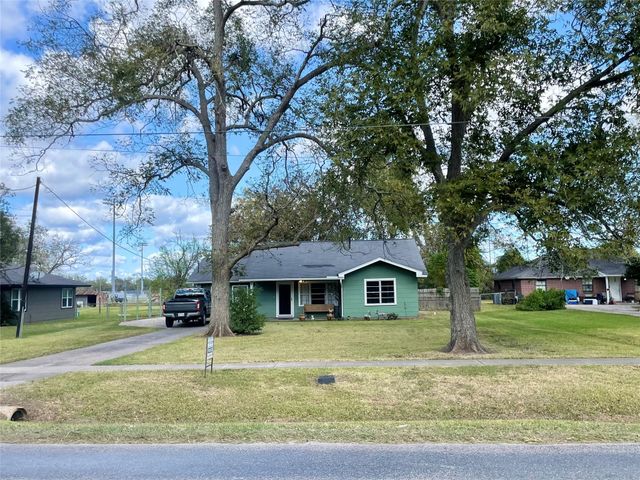 1004 Elm, Sweeny, TX 77480