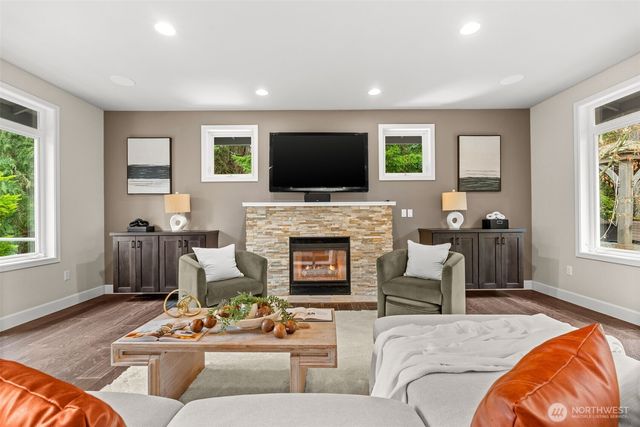 9811 Ridgeway Drive, Gig Harbor, WA 98332