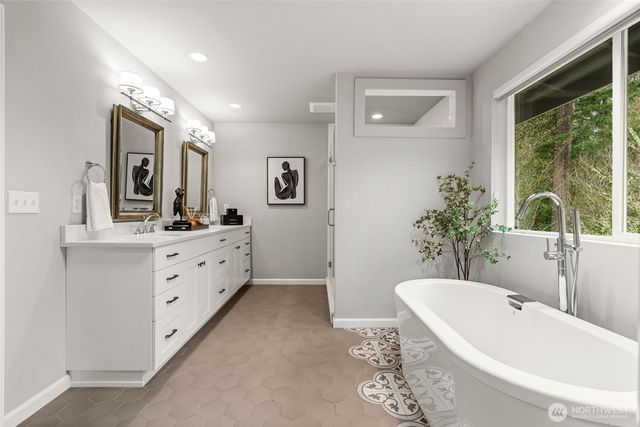 9811 Ridgeway Drive, Gig Harbor, WA 98332