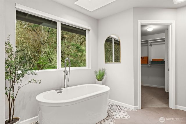 9811 Ridgeway Drive, Gig Harbor, WA 98332