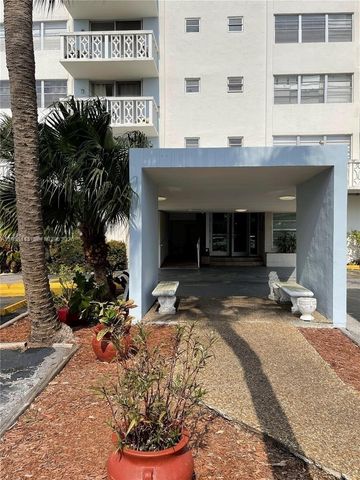 13155 Ixora Ct 603, North Miami, FL 33181