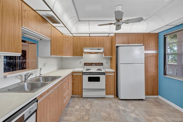 2005 Granada Dr N2, Coconut Creek, FL 33066