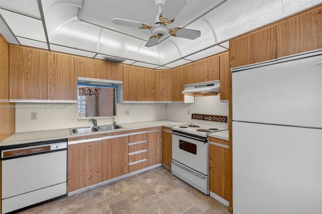 2005 Granada Dr N2, Coconut Creek, FL 33066