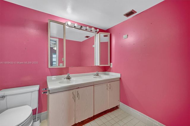 2005 Granada Dr N2, Coconut Creek, FL 33066