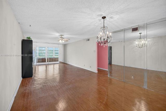 2005 Granada Dr N2, Coconut Creek, FL 33066