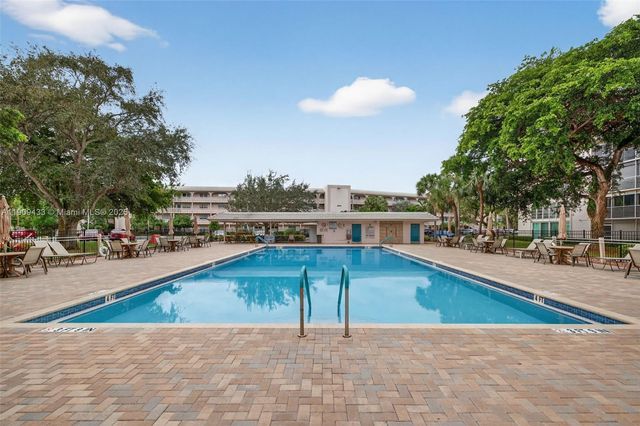 2005 Granada Dr N2, Coconut Creek, FL 33066