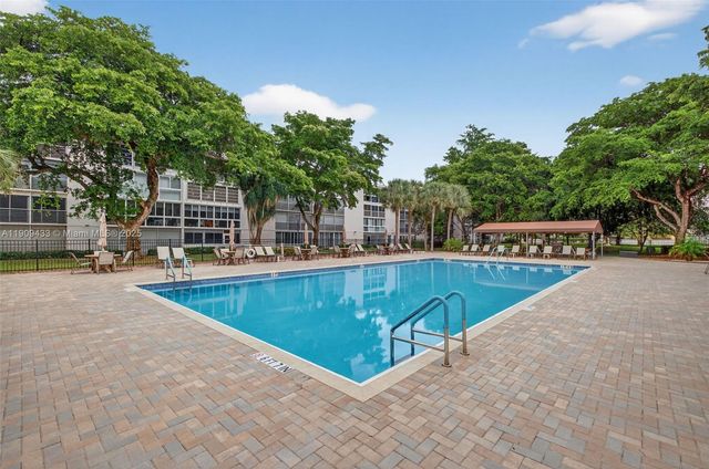 2005 Granada Dr N2, Coconut Creek, FL 33066