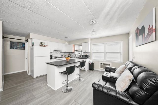 129 N Mason Avenue 105, Chicago, IL 60644