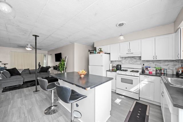 129 N Mason Avenue 105, Chicago, IL 60644