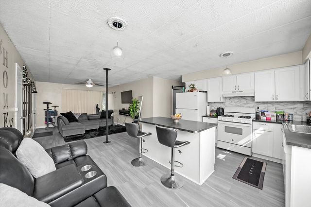 129 N Mason Avenue 105, Chicago, IL 60644