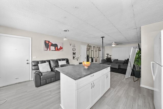 129 N Mason Avenue 105, Chicago, IL 60644