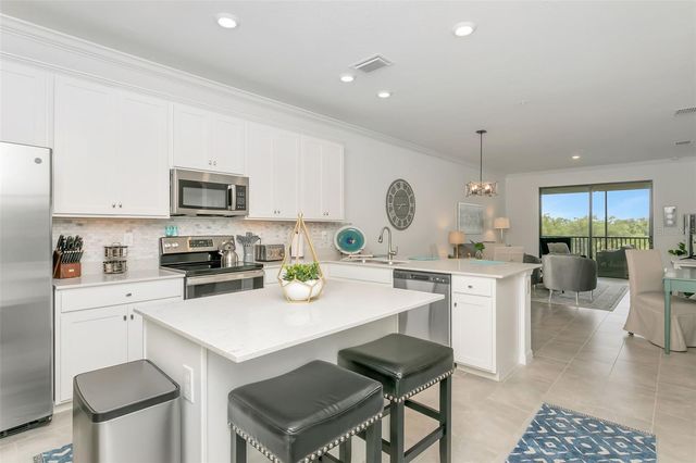 18028 GAWTHROP DRIVE 403, Bradenton, FL 34211