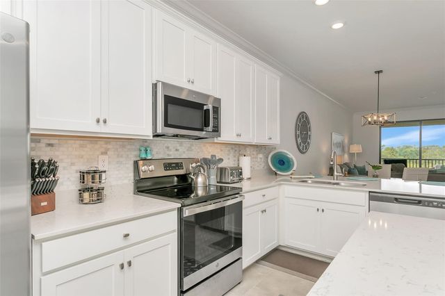 18028 GAWTHROP DRIVE 403, Bradenton, FL 34211