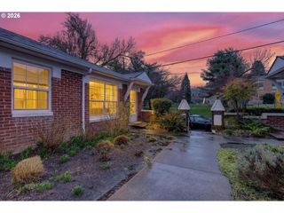 2613 Nw RALEIGH St 21, Portland, OR 97210