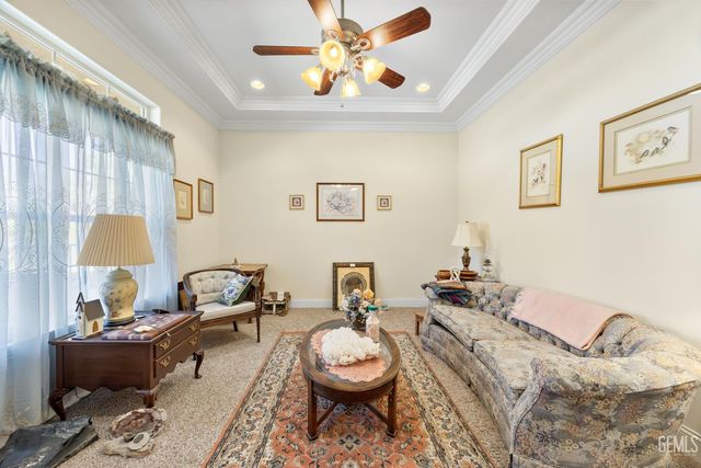 434 Bella Posta Drive, Bakersfield, CA 93308
