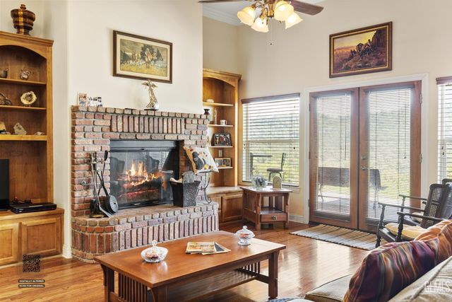 434 Bella Posta Drive, Bakersfield, CA 93308