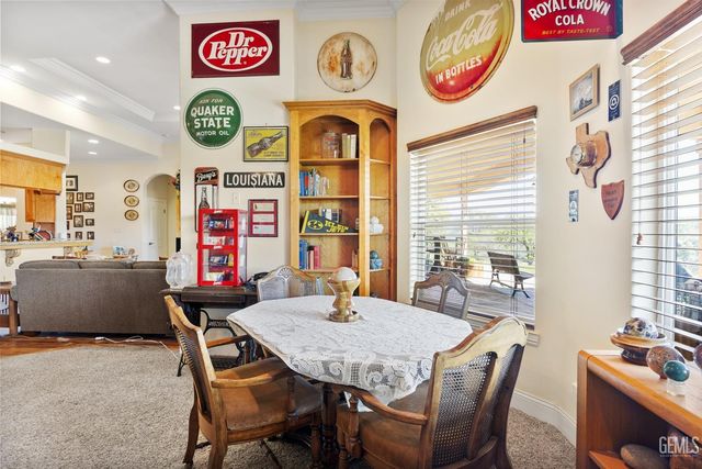 434 Bella Posta Drive, Bakersfield, CA 93308