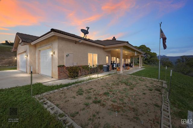 434 Bella Posta Drive, Bakersfield, CA 93308