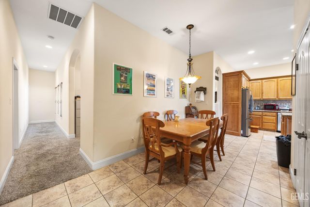 434 Bella Posta Drive, Bakersfield, CA 93308