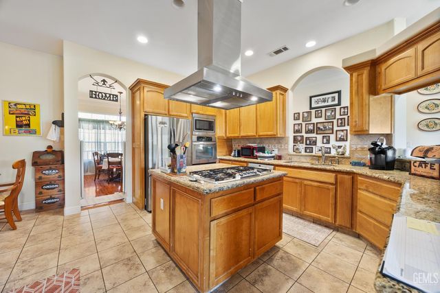 434 Bella Posta Drive, Bakersfield, CA 93308