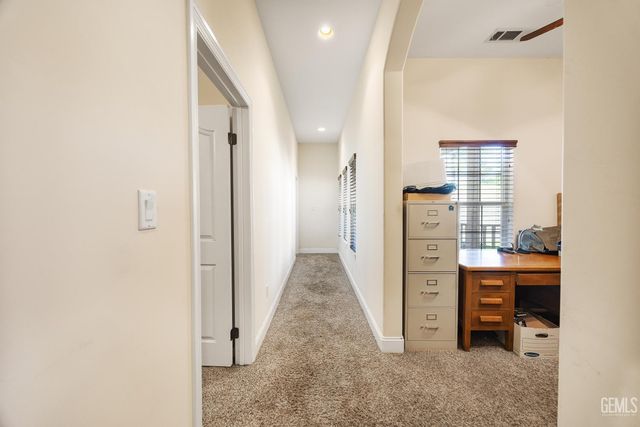 434 Bella Posta Drive, Bakersfield, CA 93308