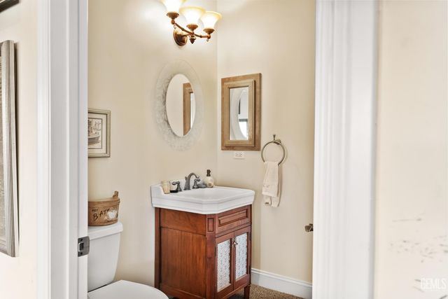 434 Bella Posta Drive, Bakersfield, CA 93308
