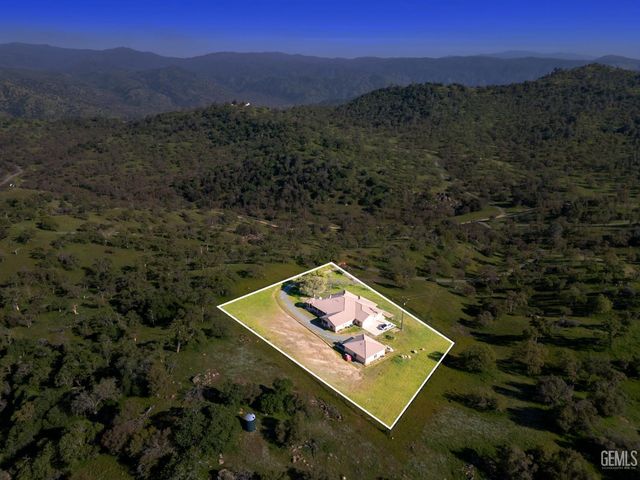 434 Bella Posta Drive, Bakersfield, CA 93308
