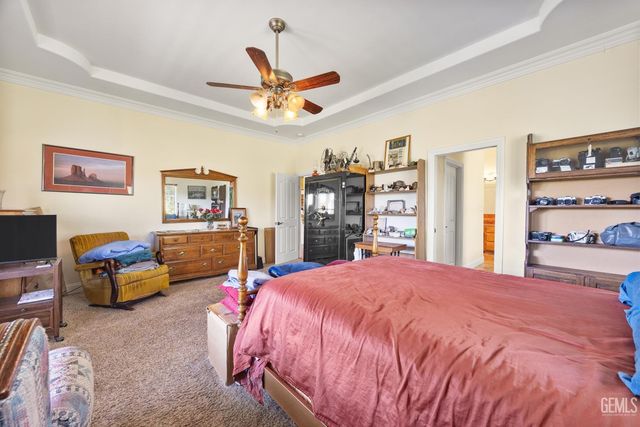434 Bella Posta Drive, Bakersfield, CA 93308