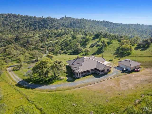 434 Bella Posta Drive, Bakersfield, CA 93308