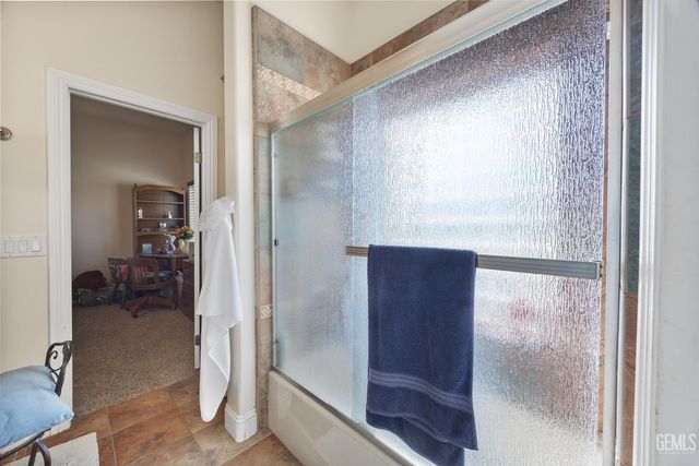 434 Bella Posta Drive, Bakersfield, CA 93308
