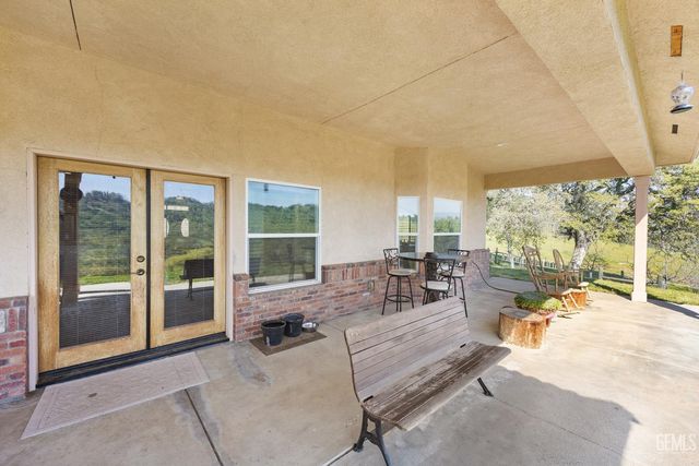 434 Bella Posta Drive, Bakersfield, CA 93308