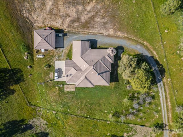 434 Bella Posta Drive, Bakersfield, CA 93308