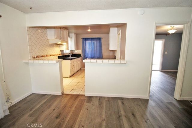 414 E 98th Street B, Inglewood, CA 90301