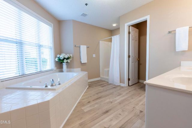 1901 Falls Landing Drive 104, Raleigh, NC 27614