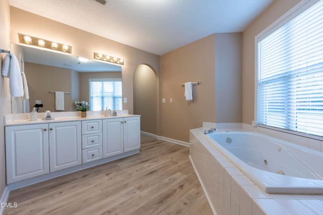 1901 Falls Landing Drive 104, Raleigh, NC 27614