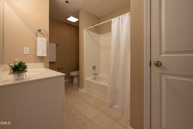 1901 Falls Landing Drive 104, Raleigh, NC 27614