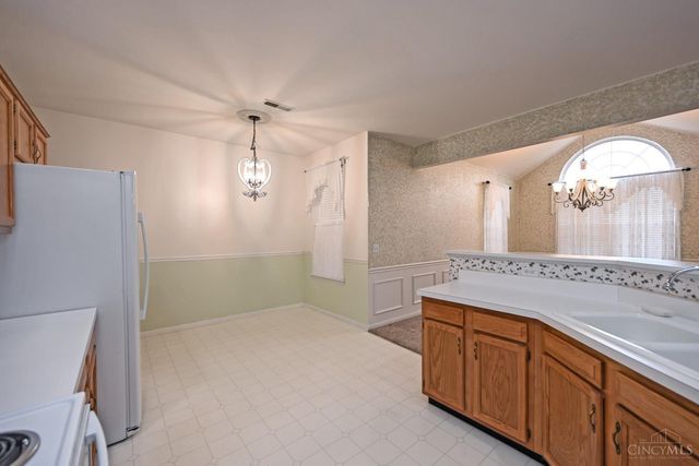 704 Traverse Creek Drive, Miami Twp, OH 45150