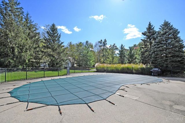 704 Traverse Creek Drive, Miami Twp, OH 45150