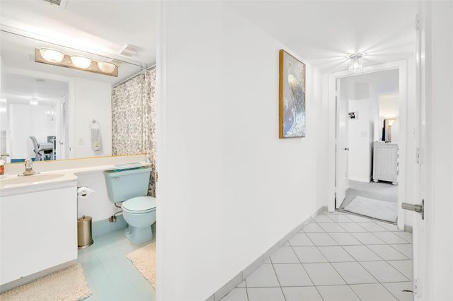 4975 E Sabal Palm Boulevard 408, Tamarac, FL 33319