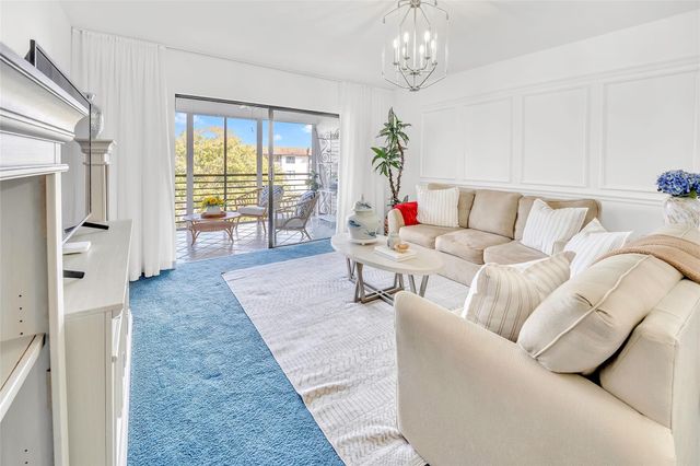 4975 E Sabal Palm Boulevard 408, Tamarac, FL 33319