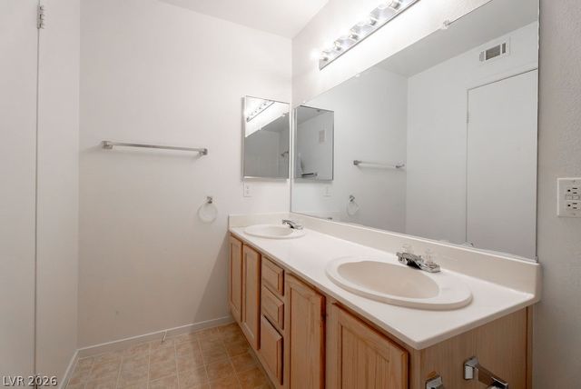 4955 Lindell Road 218, Las Vegas, NV 89118
