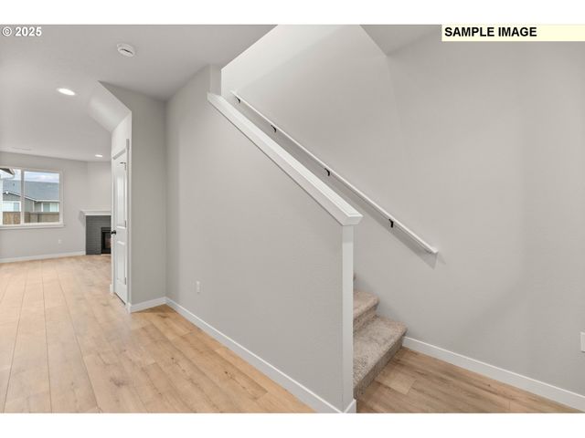 941 Ne SAGEBRUSH Dr, Estacada, OR 97023