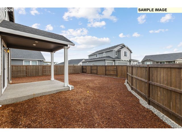 941 Ne SAGEBRUSH Dr, Estacada, OR 97023