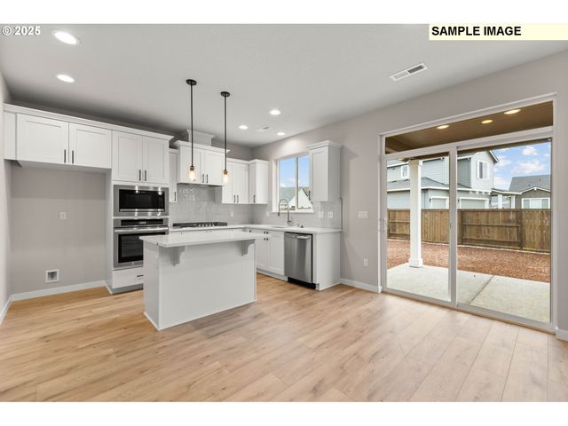 941 Ne SAGEBRUSH Dr, Estacada, OR 97023